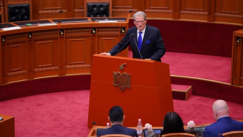 ‘Akuzuan Belind Ballukun për protestën....’, Berisha ngatërron Këlliçin me Belinda Ballukun