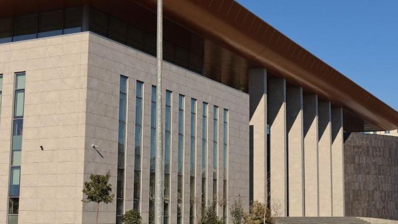 Dhoma e Avokatisë Vlorë kërkesë KLGJ-së dhe Ministrisë së Drejtësisë: Të rishikohet harta gjyqësore, centralizimi po sjell vonesa në shqyrtimin e çështjeve