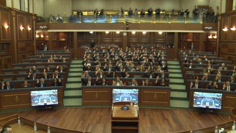 Pas Shqipërisë, edhe Kuvendi i Kosovës miraton rezolutë për mbrojtjen e ish-krerëve të UÇK-së: Të zhvillohet një proces i drejtë gjyqësor!