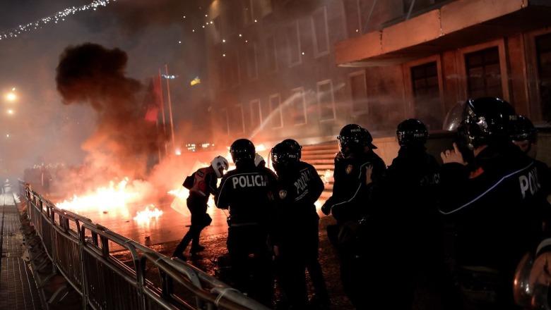 Protesta e dhunshme e Partisë Demokratike, dalin sot përpara Gjykatës së Tiranës 7 të miturit e arrestuar