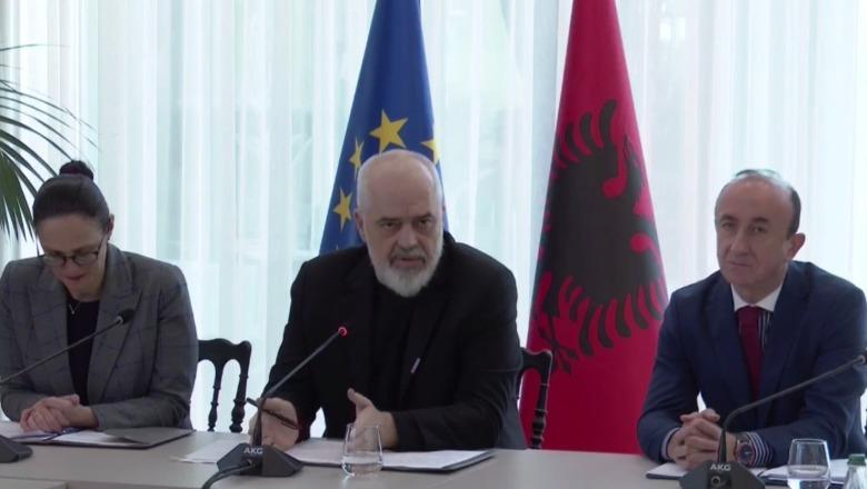 Takimi me drejtuesit e inspektoriateve, Rama – Dash Sulës: Ke për detyrë të adresosh çfarë ke thënë në parlament! Na duhet një sistem i mirë dhe drejtues të aftë