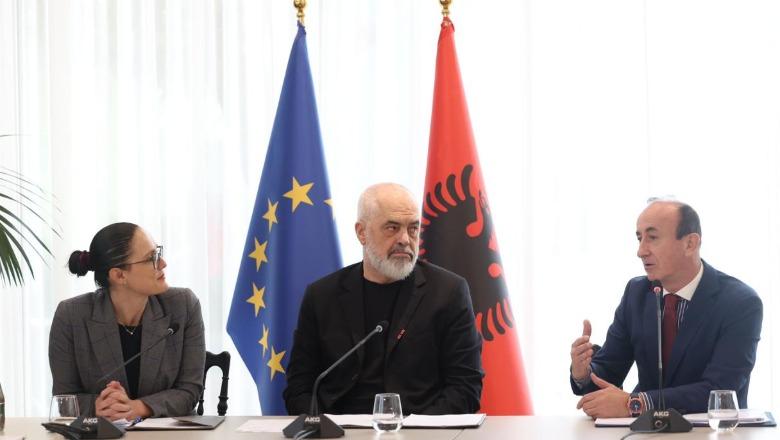 Takimi me inspektorët/ Rama ‘sfidë’ Dash Sulës: Të shohim tani si do bësh detyrën! Ish-deputeti i PD: Ju vlerësoj për vizionin, atë që më dhe ti, s’ma dha partia ime