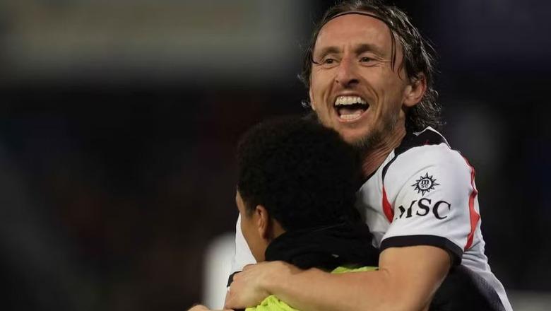 GOLAT/ Luka Modric i jep tri pikë Milanit, kuqezinjtë fitojnë 1-2 në Pisa! Sot derbi Inter - Juve në Serie A