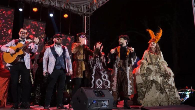 Karnavalet ‘ndezin’ Shkodrën: Art me ngjyra, muzikë e kostume