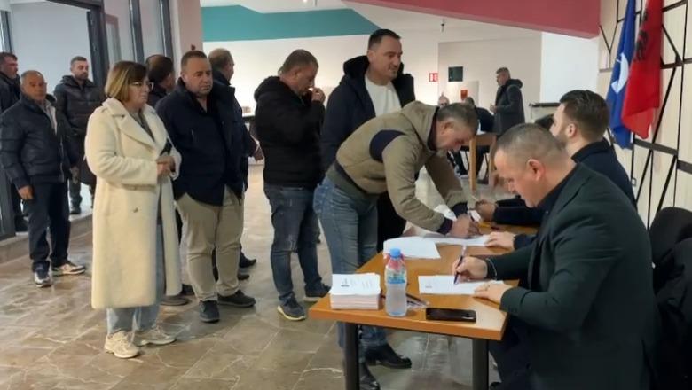 PD e Lezhës zhvillon zgjedhjet për kryetarin e ri, garojnë Donika Ndoj, Salvador Kaçaj dhe Paulin Marku