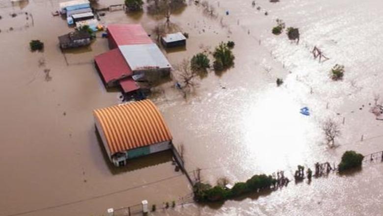  Përmbytjet godasin Evropën Perëndimore, 16 të vdekur në Portugali, një çift i moshuar i zhdukur