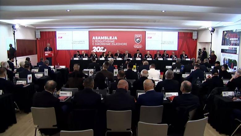 LIVE/ Po mbahet Asambleja Zgjedhore e FSHF-së, Armand Duka do konfirmohet për mandatin e shtatë presidencial! Zgjedhje edhe për anëtarët e KE
