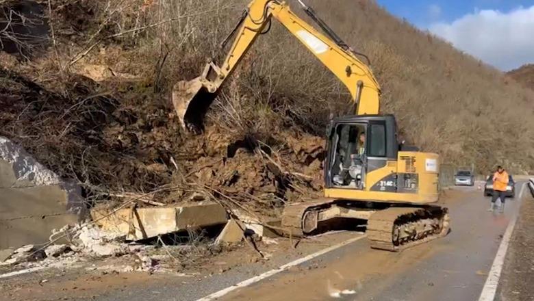 Rruga ende me ‘garanci’/ Bie muri mbajtës në aksin që lidh Maliqin me Gramshin, kushtoi 12 mln €