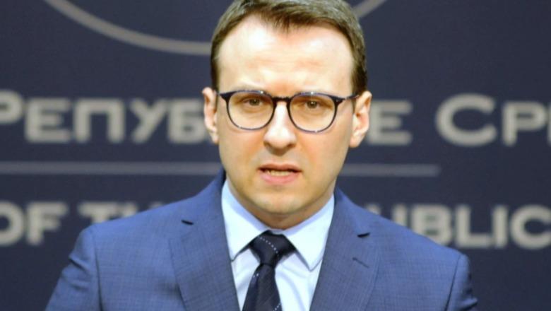 Beogradi 'viktimizohet' në 18 vjetorin e Pavarësisë së Kosovës, Petkoviç : Serbët janë populli më i rrezikuar në Europë