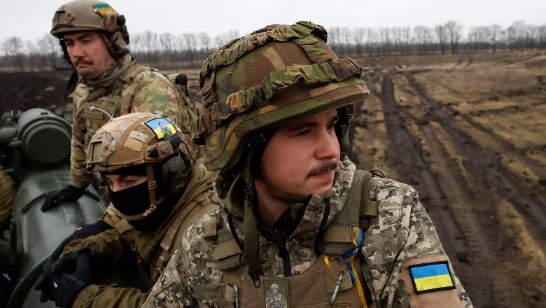 15 mijë dollarë për t’i shpëtuar luftës, rekrutët ukrainas largoheshin nga vendi duke përdorur pasaporta të personave të moshuar