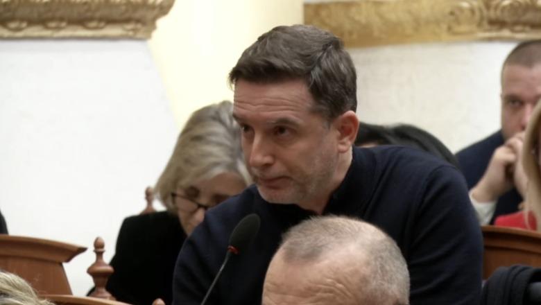 Braçe ngre tonet në Kuvend: Shkolla ‘Edith Durham’ ka mbaruar që në tetor, s’është hapur ende! Prindërit e nxënësit janë në kaos