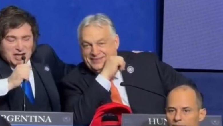 Presidenti i Argjentinës ‘heq kostumin e zyrtarit’ dhe i këndon kryeministrit hungarez në Bordin e Paqes