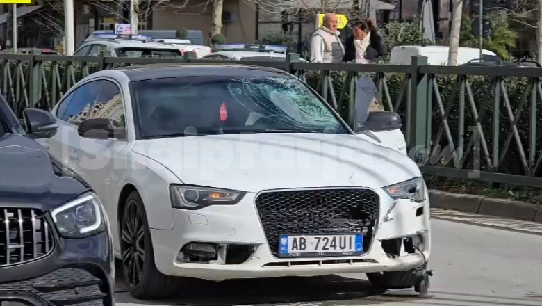 Vlorë/ Po lëvizte me biçikletë, makina përplas qytetarin! Ndalohet shoferi