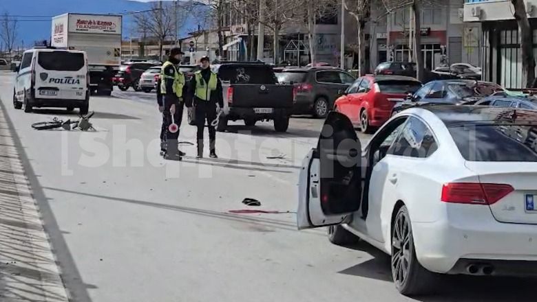 Vlorë/ Po lëvizte me biçikletë, makina përplas qytetarin! Ndalohet shoferi