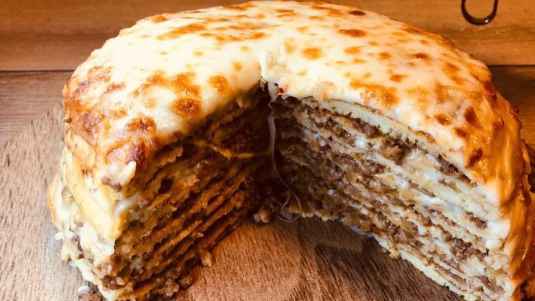 Krepa me mish të grirë dhe beshamel në furrë nga zonja Albana