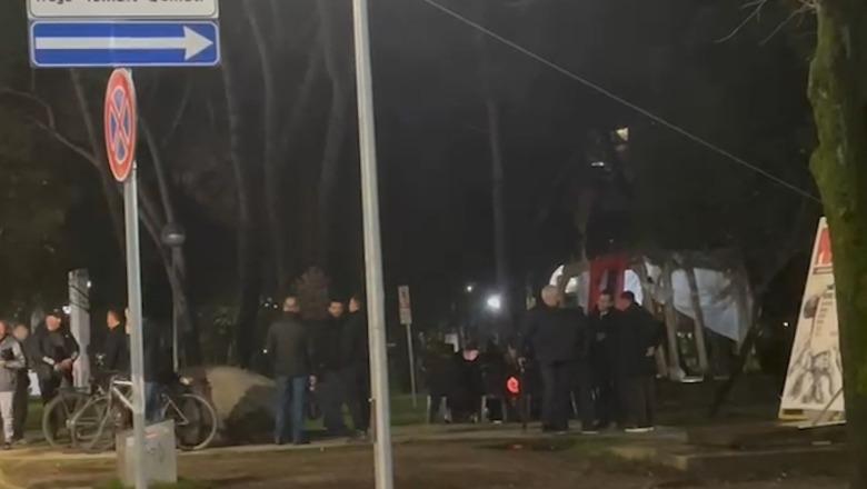 Zhvendoset grupi i Adriatik Lapajt, i lirojnë bulevardin Partisë Demokratike