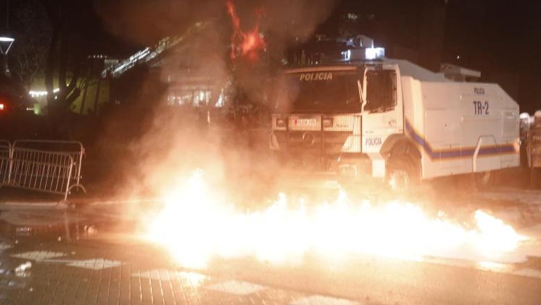 Me çanta mbushur me molotovë, policia shoqëron 2 persona në polici