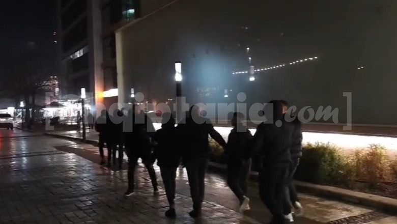 Protesta e dhunshme e Berishës, policia shoqëron disa militantë të PD