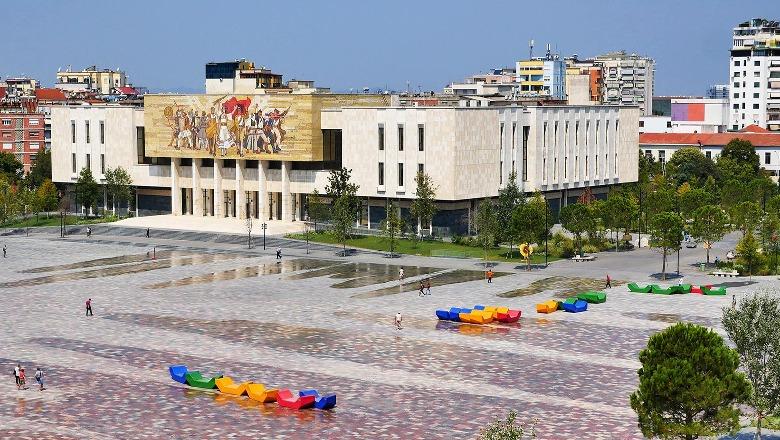 Alban daci: Shqipëria e pasqyrës së thyer, 35 Vite mes arrogancës dhe pamoralësisë