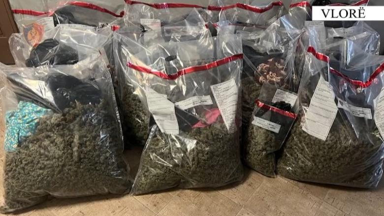 Arrestohen dy persona në Vlorë, në banesat e tyre u gjetën 57 kg kanabis dhe armë zjarri (EMRAT)
