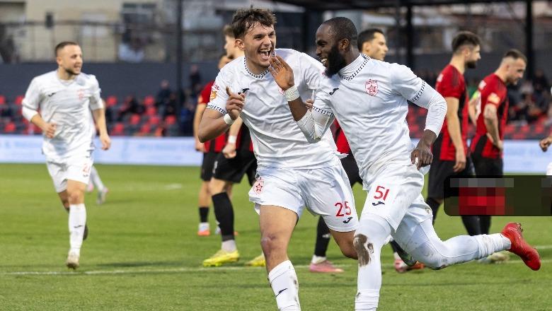 Superliga/ Flamurtari në krizë totale, Partizani e përmbys 1-2 në Vlorë! Trajneri Moriero përfundon në spital