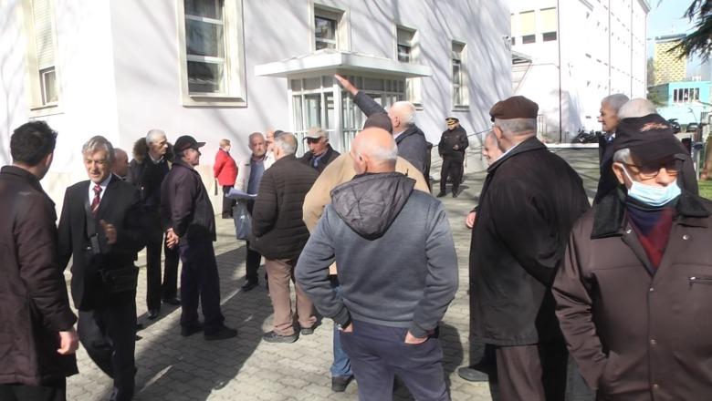 Minatorët në protestë pas rrëzimit të “Statusit” në Kuvend, kërkojnë paga dinjitoze dhe pension të parakohshëm