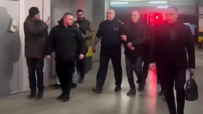 Maqedoni e Veriut/ Përfundon marrja në pyetje e ish-zv.kryeministrit shqiptar Artan Grubit, del me pranga nga prokuroria