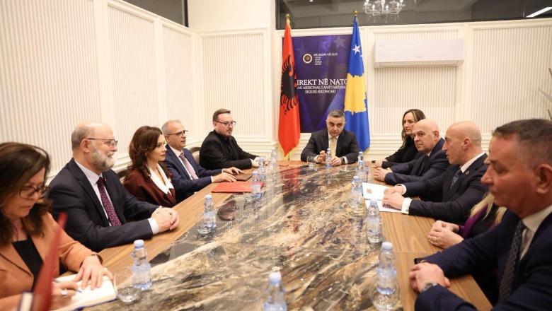 Vizita në Kosovë, Spiropali me krerët e partive kryesore parlamentare: Krah për krah për sigurinë kombëtare, aleancat strategjike dhe konsolidimin ndërkombëtar