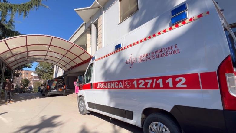 Shembja e rrugës në Librazhd-Prrenjas/ Ambulancat nga Korça drejt Tiranës ndjekin itinerarin e devijuar, pacientëve u rrezikohet jeta