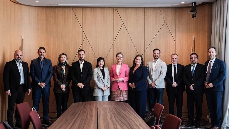 Nancy VanHorn i bashkohet Dhomës Amerikane të Tregtisë, në fokus diskutimet për rritjen e investimeve amerikane në Shqipëri