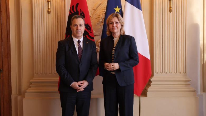 Peleshi pritet nga Presidentja e Asamblesë Kombëtare, Braun-Pivet: Shqipëria në sprintin final drejt BE-së, Franca rikonfirmon mbështetjen