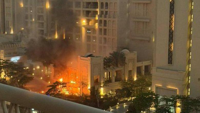 Kundërpërgjigja e Iranit ndaj sulmeve të Izraelit dhe SHBA-së, zjarr dhe tym në ‘Palm Island’ në Dubai