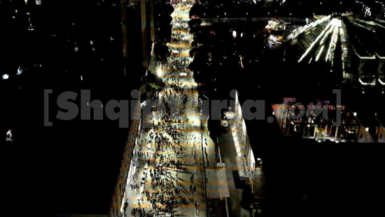 PAMJET ME DRON/ Berisha protestë para Kryeministrisë, tkurret numri i militantëve