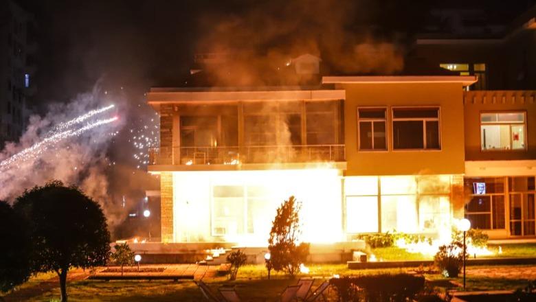 Sulmi me molotovë drejt vilës me artistë, Gonxhja: Akt terrorist ndaj imazhit të Shqipërisë, nuk mund ta digjni dot frymën e lirisë