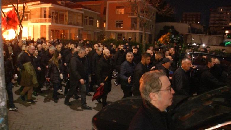 Sulm politik që mund të sillte vrasje, por vetëm Klevis Balliu çohet në SPAK! Kryeorganizatorin Berisha e falin sërish! Bashkë me të shpëtojnë Noka, Këlliçi e të tjerët