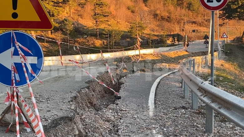 Elbasan/ Dëmtohet rruga pranë liqenit të Gjinarit, shkak rrëshqitja e tokës