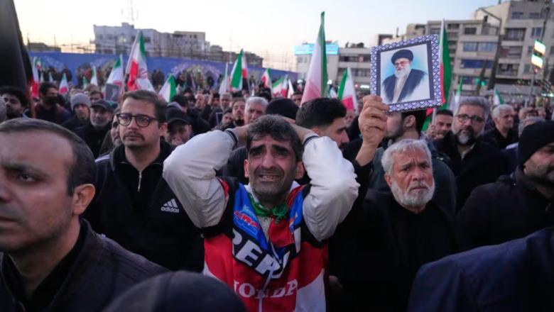 Në sheshin e Teheranit mbështetësit e regjimit! 2 fytyrat e një vendi të përçarë! Por vetëm 20% e popullsisë mbështet ajatollahët