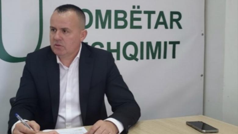 'Shkelmoi derën e zyrës dhe hodhi sendet', Report TV zbardh dëshmitë e punonjësve të AKU Durrës! Ish-drejtori pas pezullimit: M'i kishin mbledhur gjërat në qese plastike, u trondita