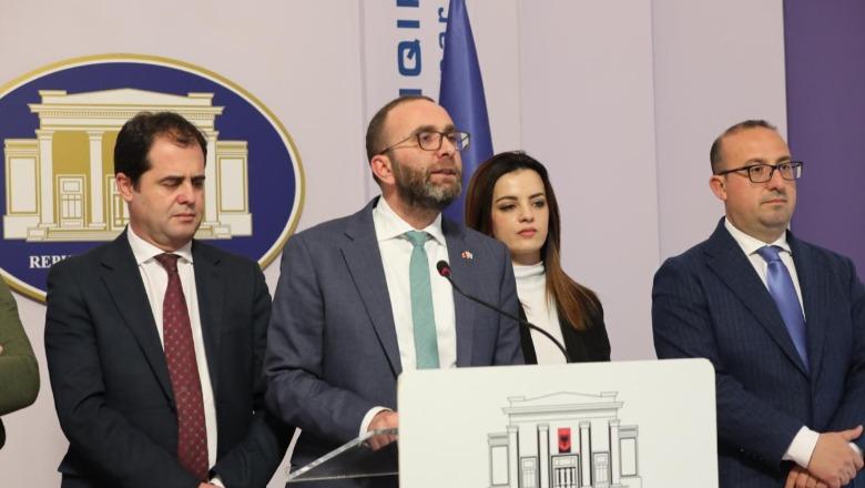 PD depoziton në Kuvend raportin për heqjen e imunitetit të Ballukut, Bardhi: Paracaktoi garën për 11 tenderë, po kërcënon dëshmitarët