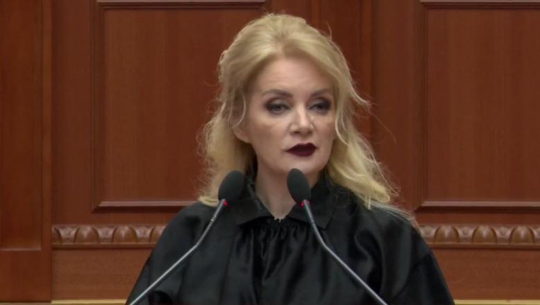 ‘Molotovët te Vila 31 rrezikuan jetët e artistëve’- Luarasi në Kuvend: Pamjet me flakë në zemër të Tiranës, largojnë turistët nga Shqipëria