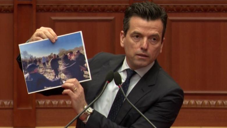 Protestat në Rrjoll/ Agron Shehaj përplaset me socialistët në Kuvend dhe përjashtohet nga seanca: Njeriu që Balluku e përmendte në përgjime po grabit pronat e qytetarëve