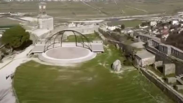 Sokaket e Gjirokastrës nën rrezet e diellit të marsit, Rama: Vizitorët nga e gjithë bota kanë nisur ta gjallërojnë qytetin e gurtë më herët se çdo vit