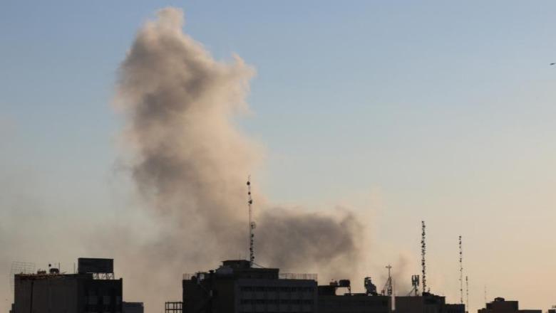 Izraeli sulmon “selitë e sigurisë” në të gjithë Teheranin