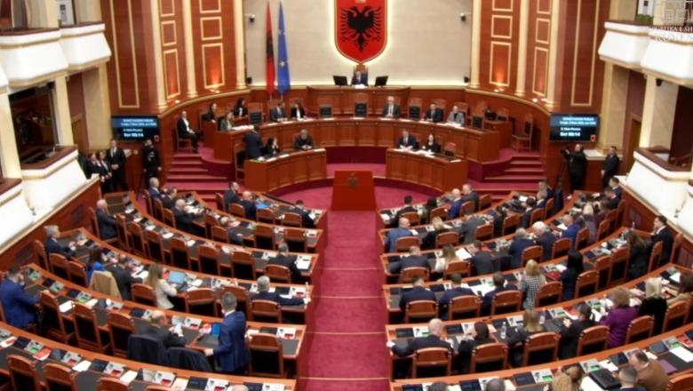 LIVE TV - Kuvend/ Pritet votëbesimi i ministrave të rinj pas dekretimit të Begajt! Agron Shehaj përjashtohet 20 ditë nga punimet e parlamentit