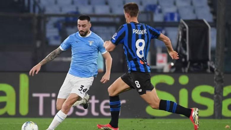 GOLAT/ Lazio dhe Atalanta barazojnë 2-2 në aktin e parë gjysmëfinal të Kupës së Italisë, Gjimshiti në stol për miqtë