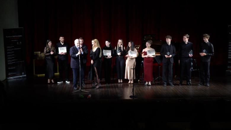 Konkursi/ Meritz Koçibelli fiton çmimin e madh ‘Ymer Skënderi’