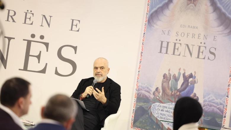 Kryeministri Rama promovon librin e tij 'Në Sofrën e Hënës': U nxita nga disa miq myslimanë