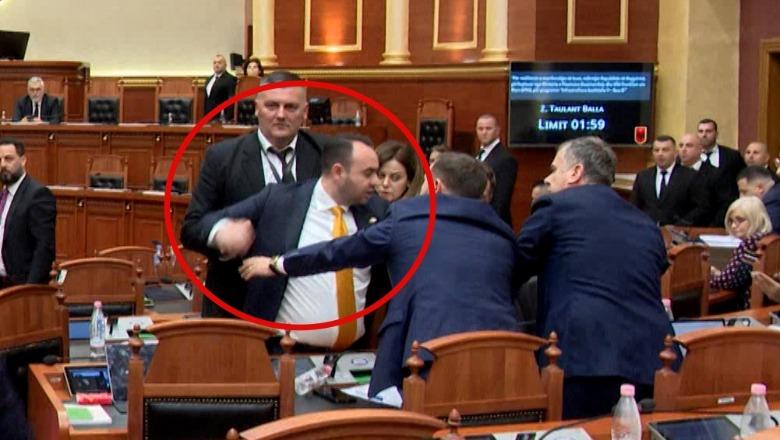 Kuvend/ Balla-Vokshit: Për ty kemi numrin 0900! Bardhi: Je mësuar me kur*at në partinë tënde! Balliu përplaset me kreun e Grupit të PS