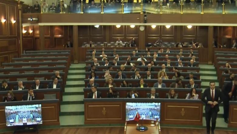 Presidenti nga populli/ Nuk u plotësua kuorumi, dështon seanca plenare për ndryshime kushtetuese në Kosovë! 