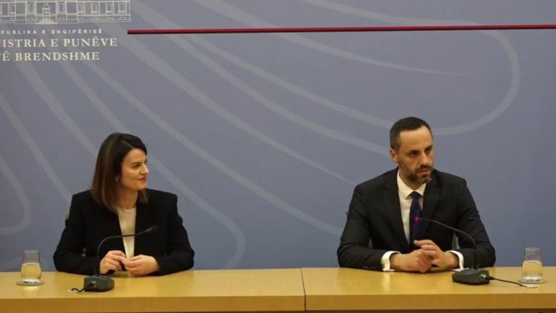 Koçiu i dorëzon stafetën Lamallarit, ministri i ri i Brendshëm falënderon Ramën për besimin: Ky është nderi i jetës, por edhe një përgjegjësi shumë e madhe